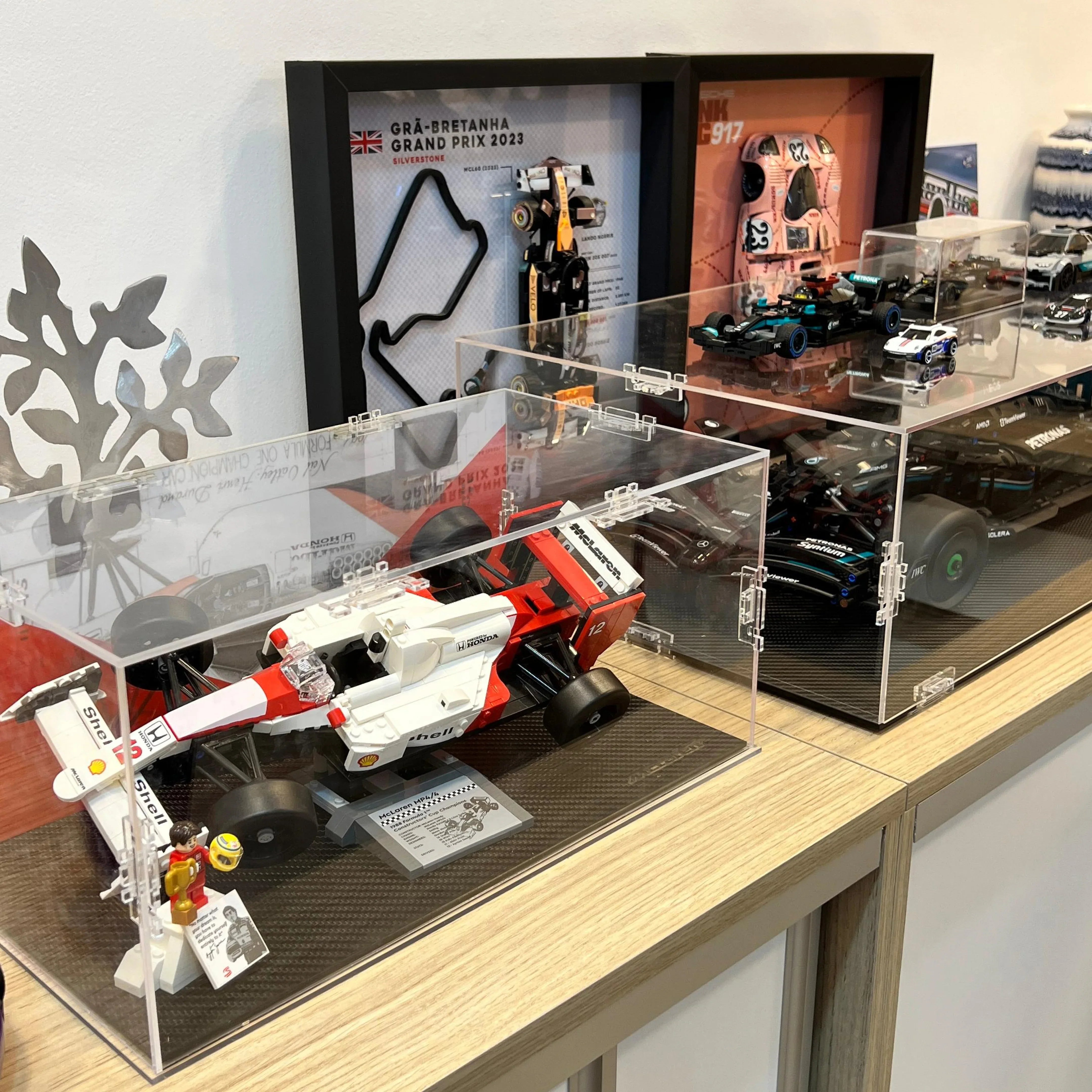 Expositor acrílico para McLaren MP4/4