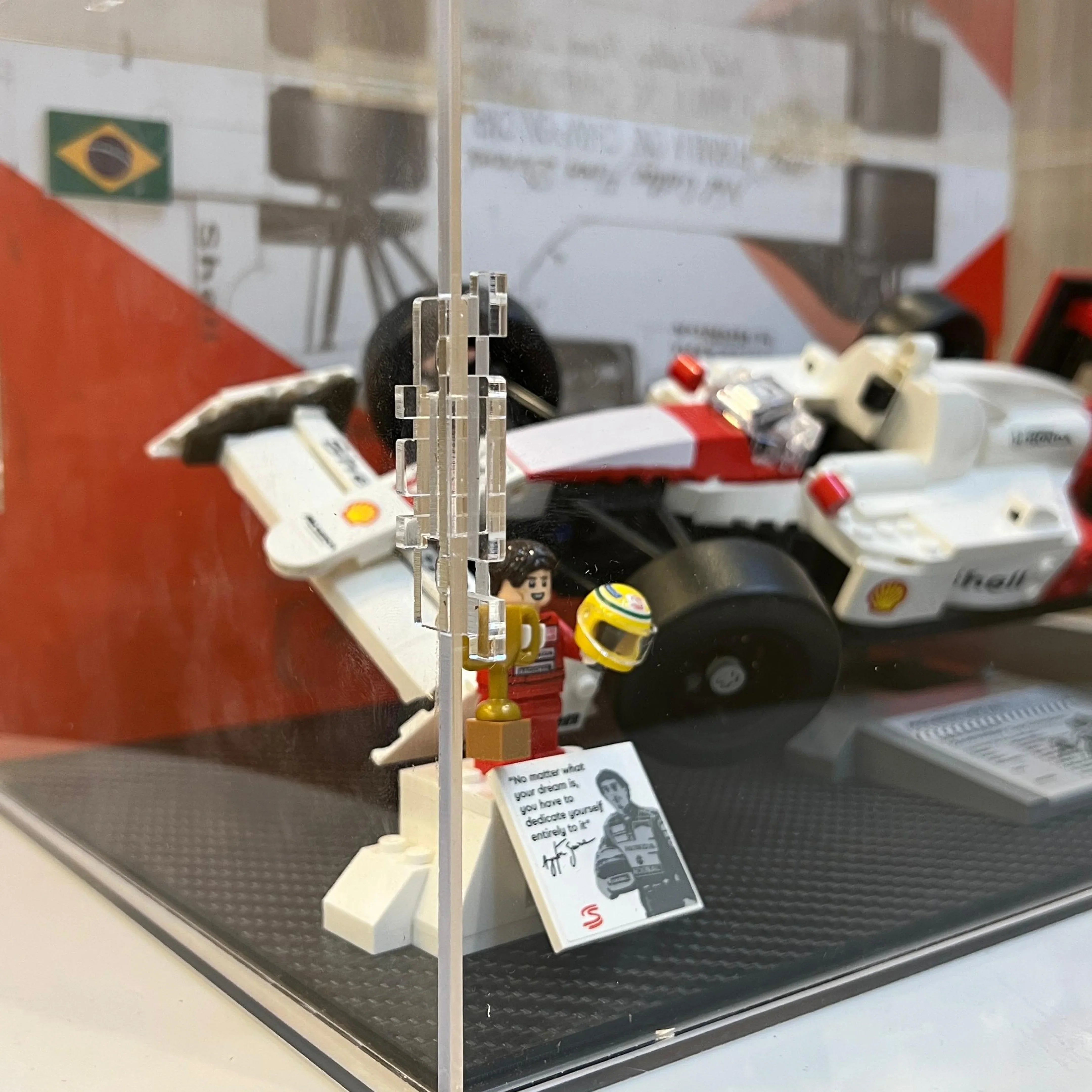 Expositor acrílico para McLaren MP4/4