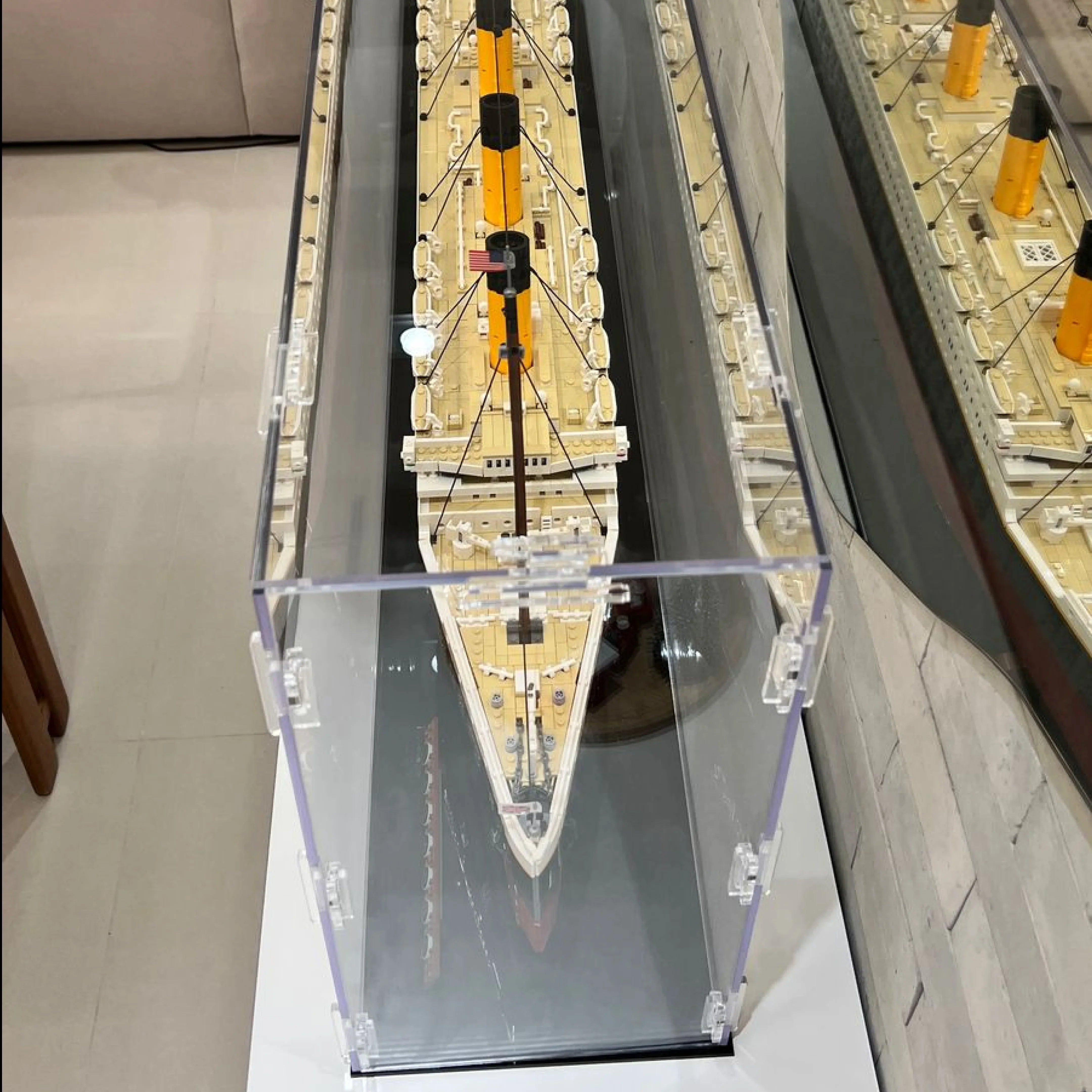 Expositor Acrílico de Lujo Titanic