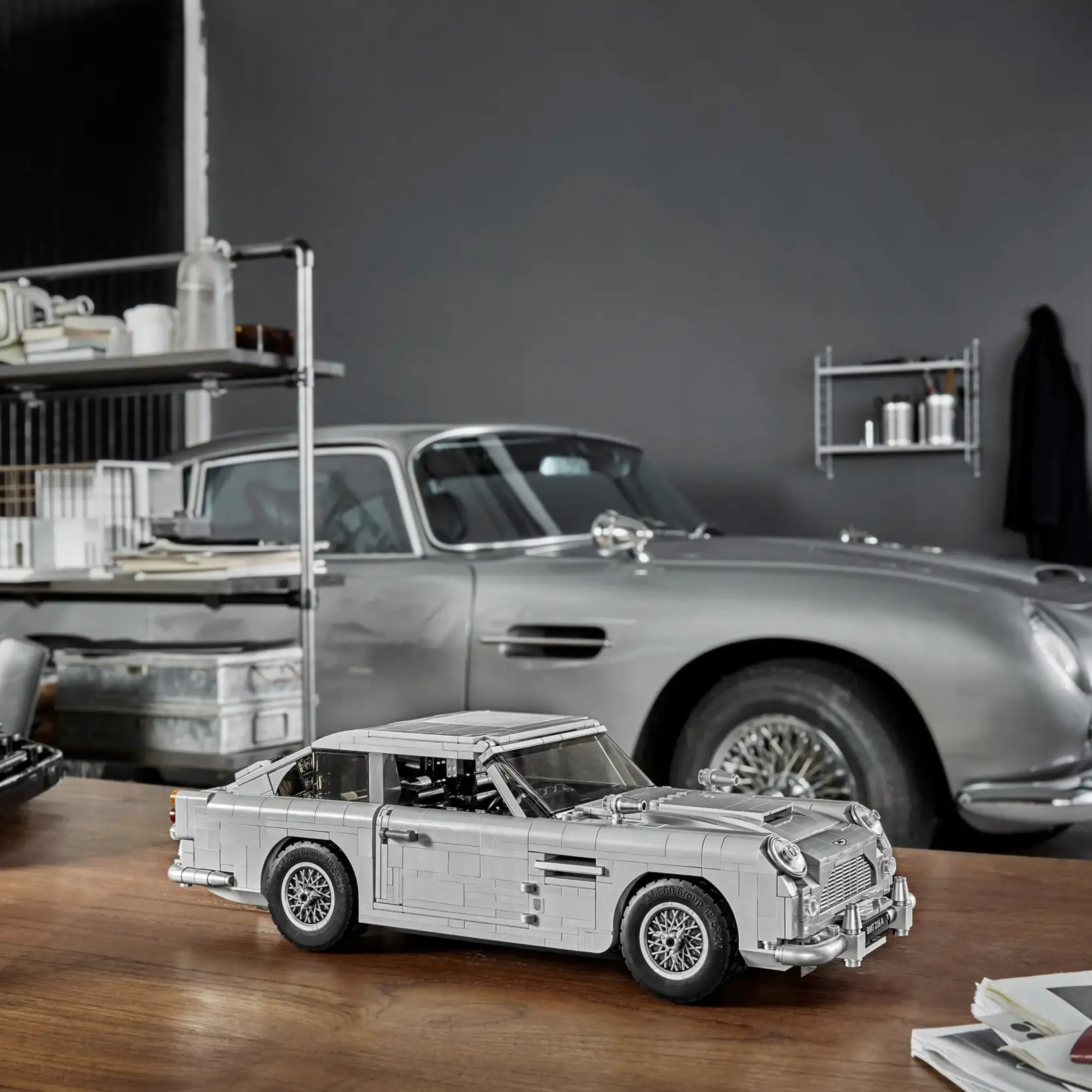 James Bond "007" Aston Martin DB5 (1295 piezas)