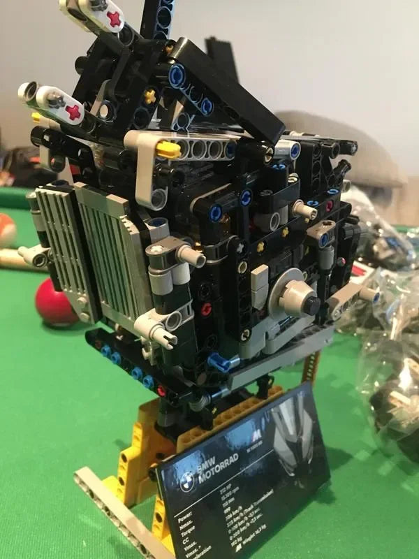 BMW M 1000 RR (1920 piezas) - Kit de Bloques de Construcción