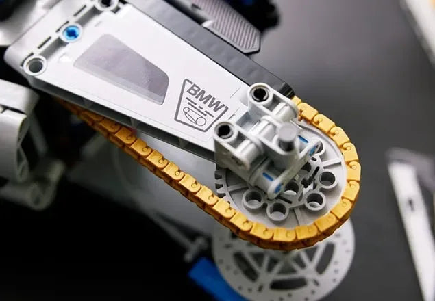 BMW M 1000 RR (1920 Piezas) –  Set de Construcción Motocicleta Deportiva a Escala 1:5