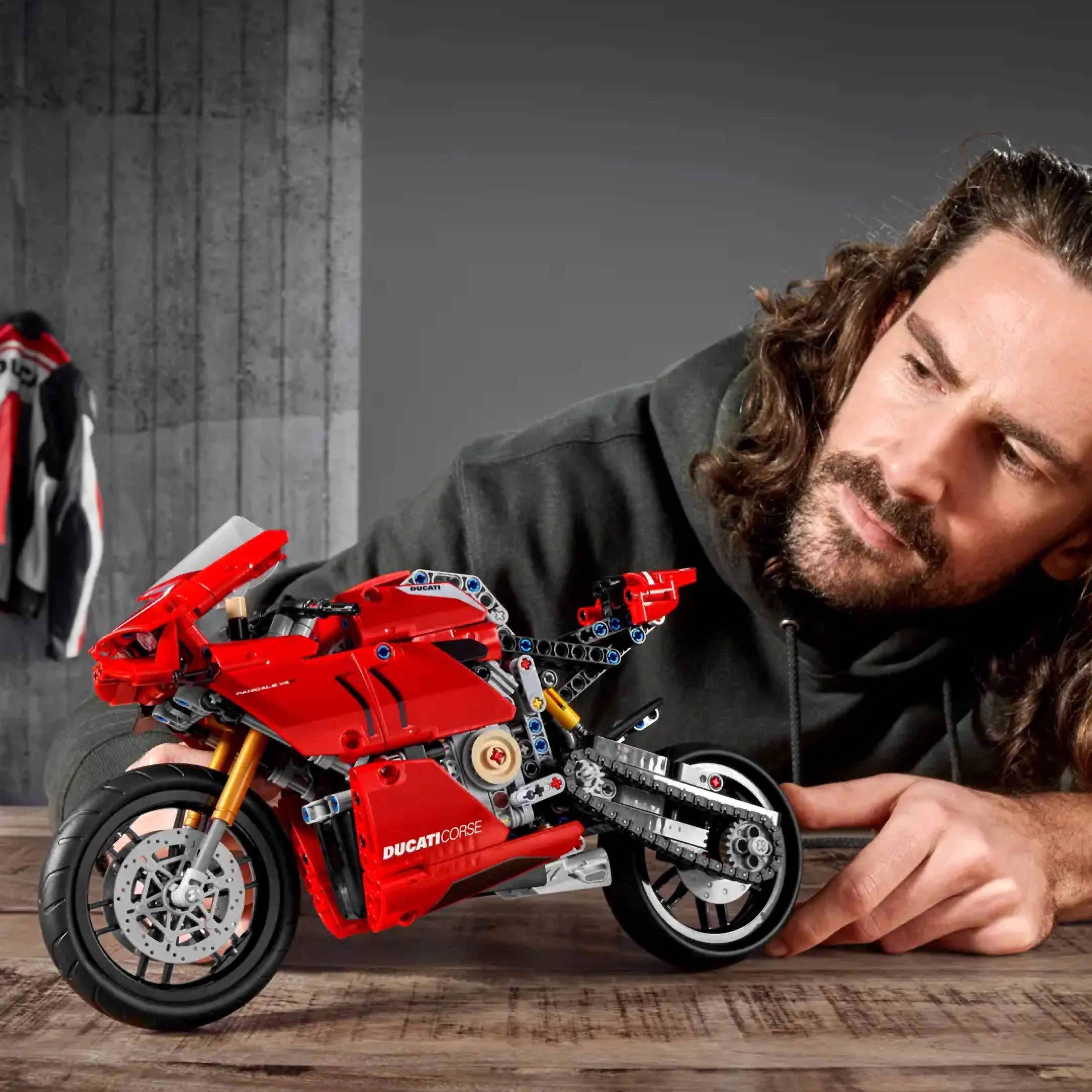 Ducati Panigale V4 R (646 piezas)