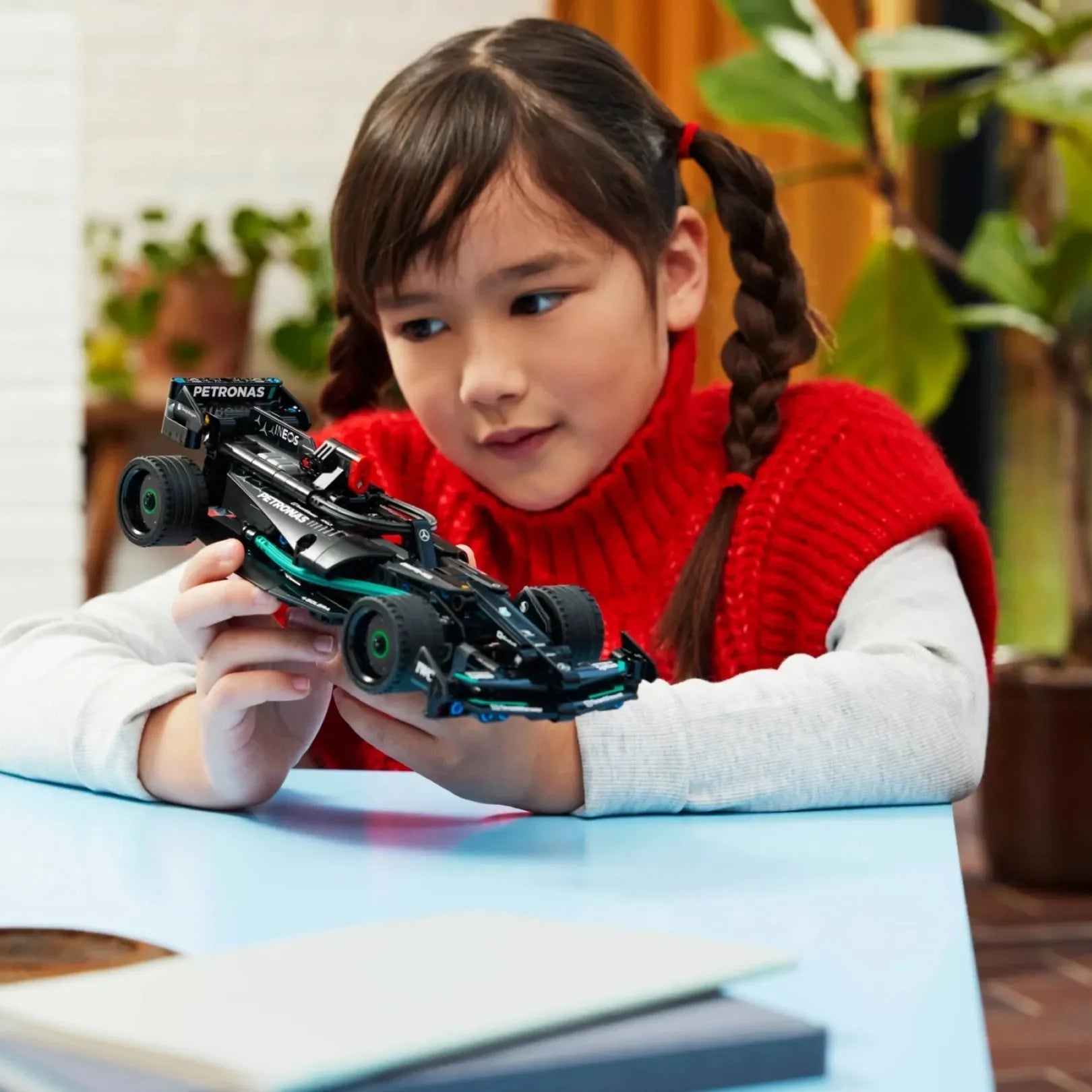 Fórmula 1 - Mercedes-AMG F1 W14 Pull-Back (240 piezas)