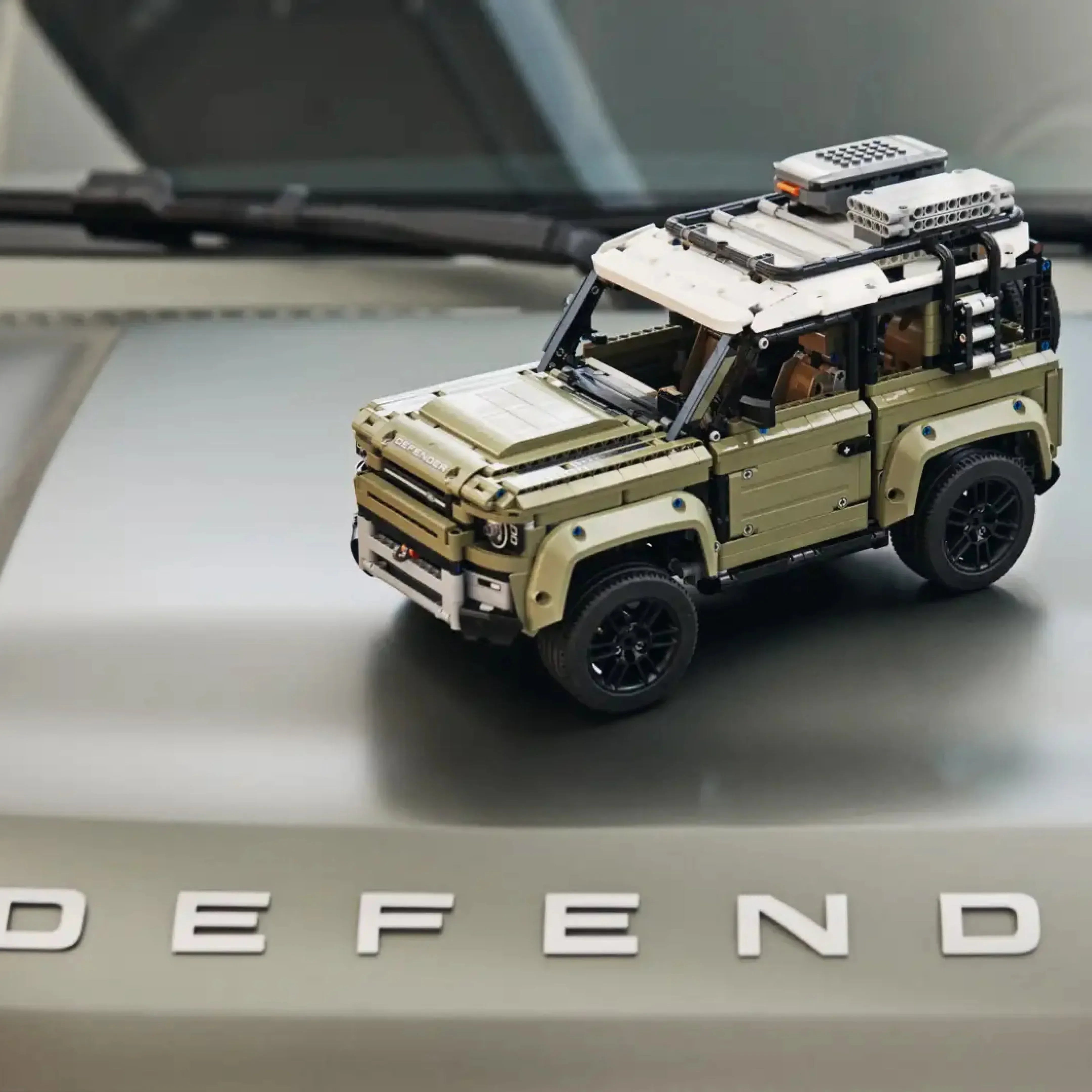 Land Rover Defender (2573 piezas) - Kit de Bloques de Construcción