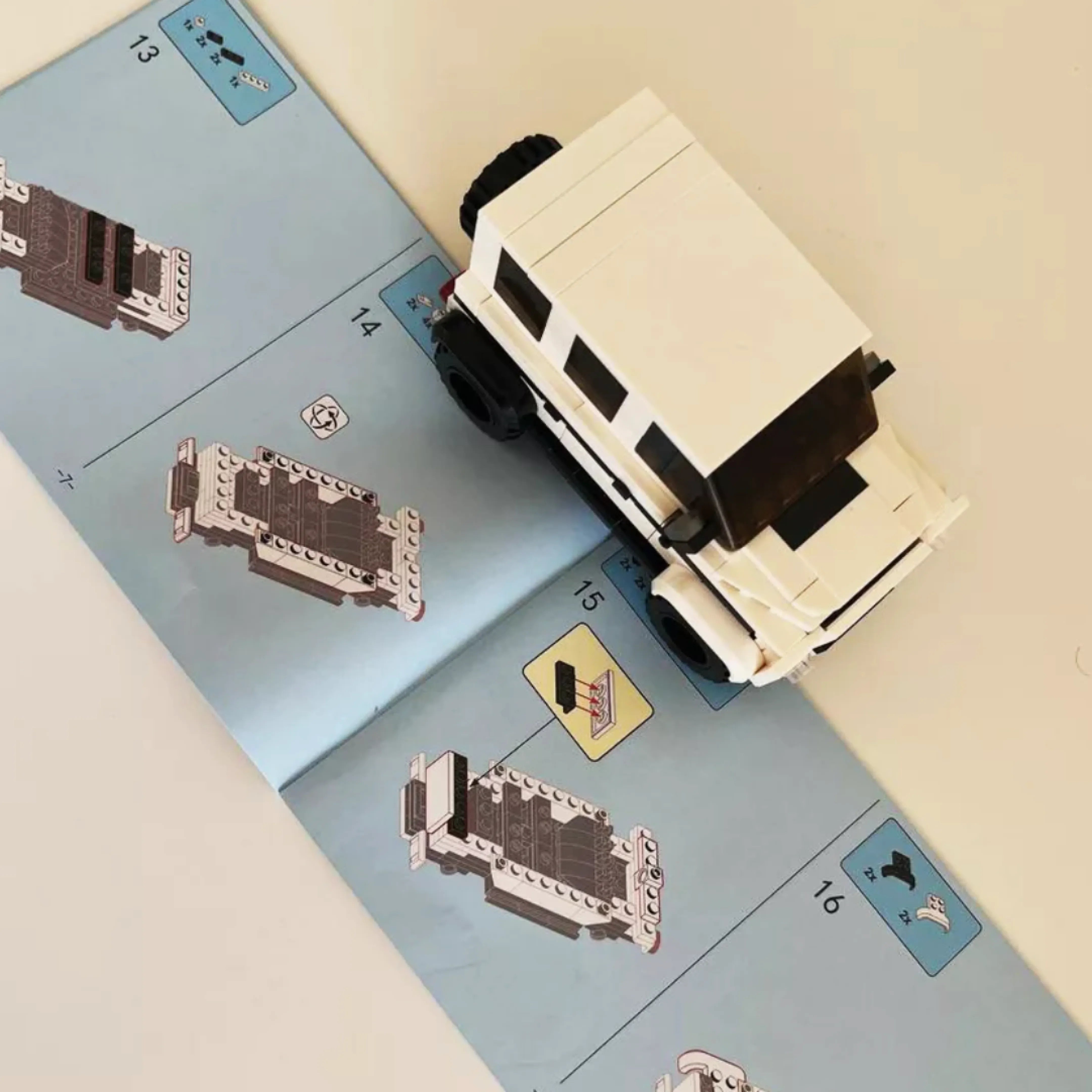 Mercedes AMG G63 (265 piezas)