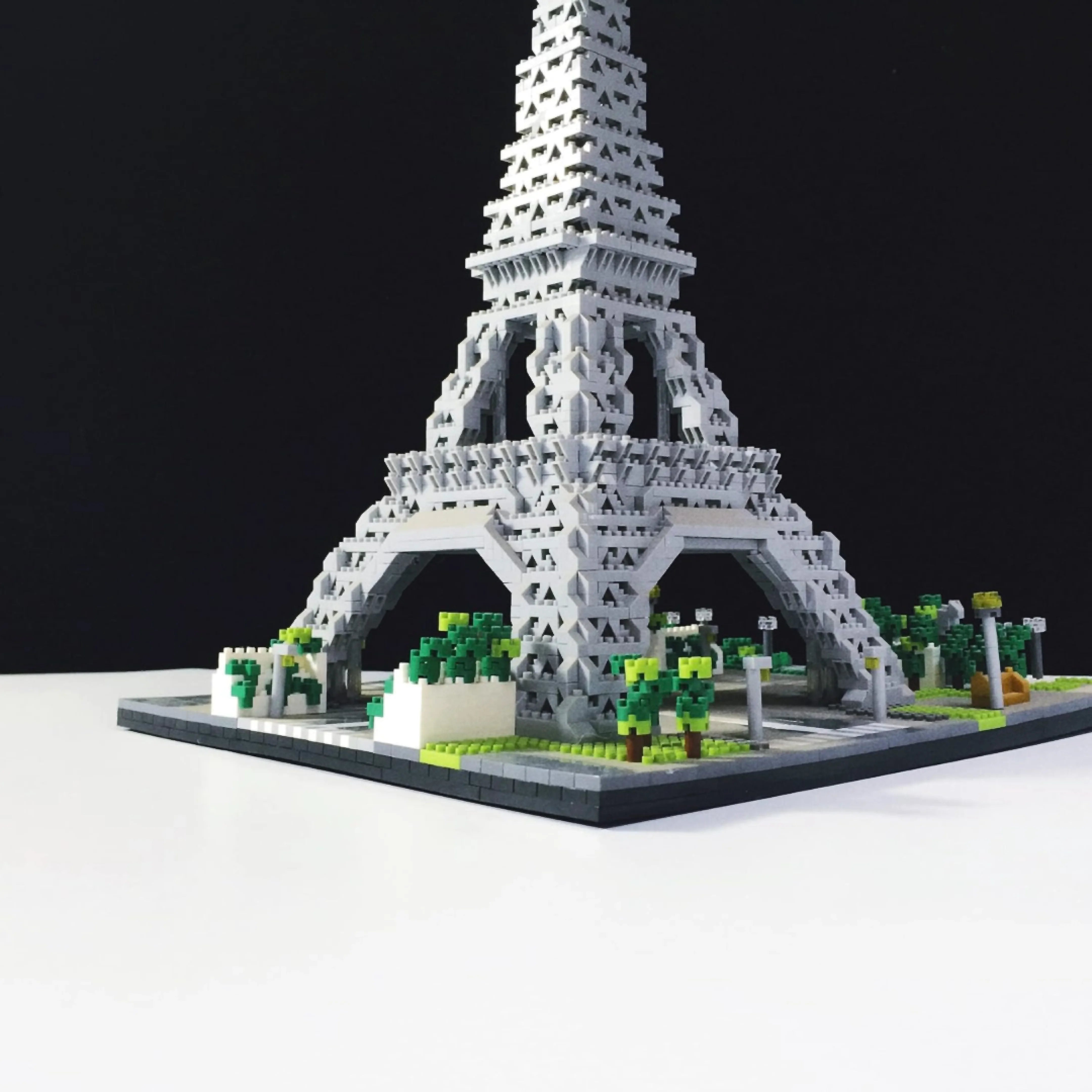 Torre Eiffel (3585 micropiezas) - Set de Bloques de Construcción