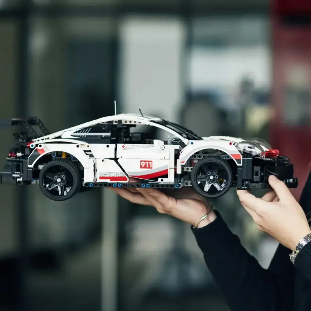 ¡Compren juntos! Los tres autos de carreras más vendidos (Ferrari 488 GTE, Porsche 911 RSR, Ford GT)