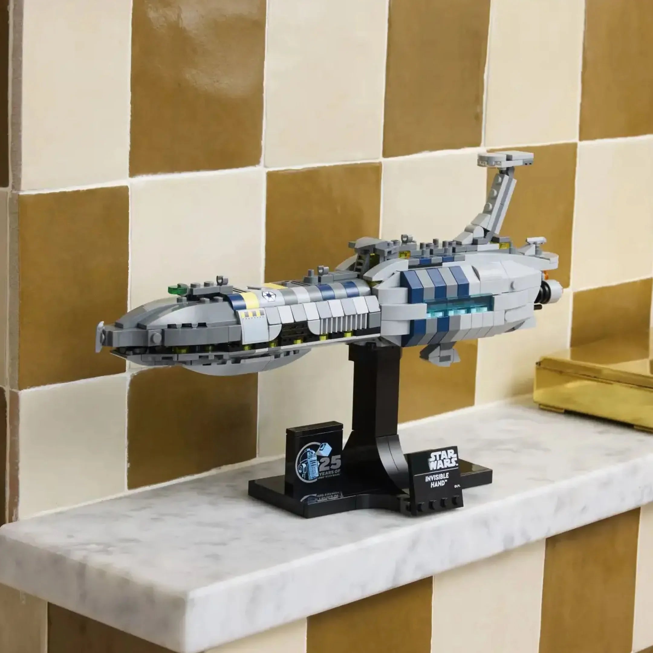 Mano Invisible (557 piezas)