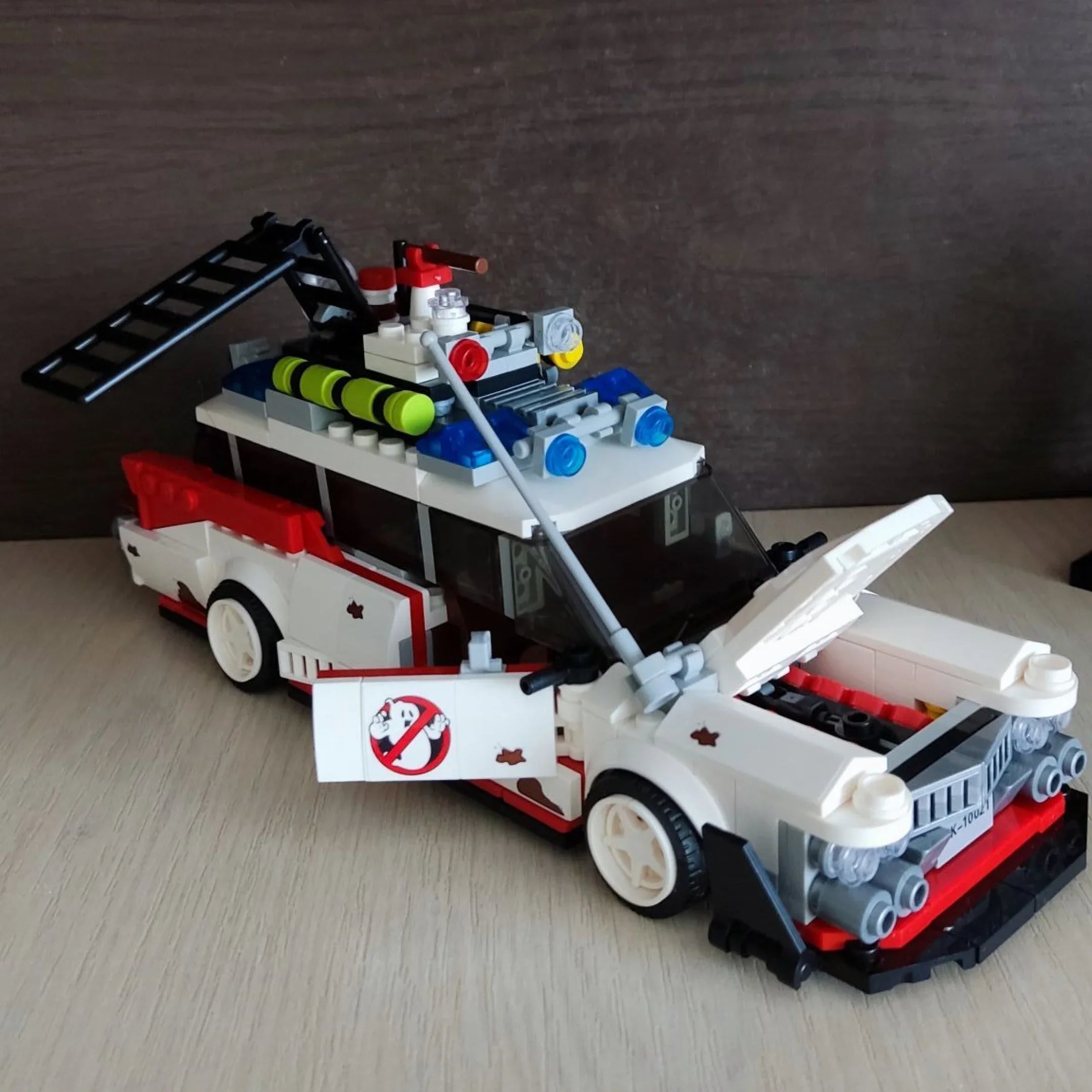Cadillac ECTO-1 de los Cazafantasmas (603 piezas)