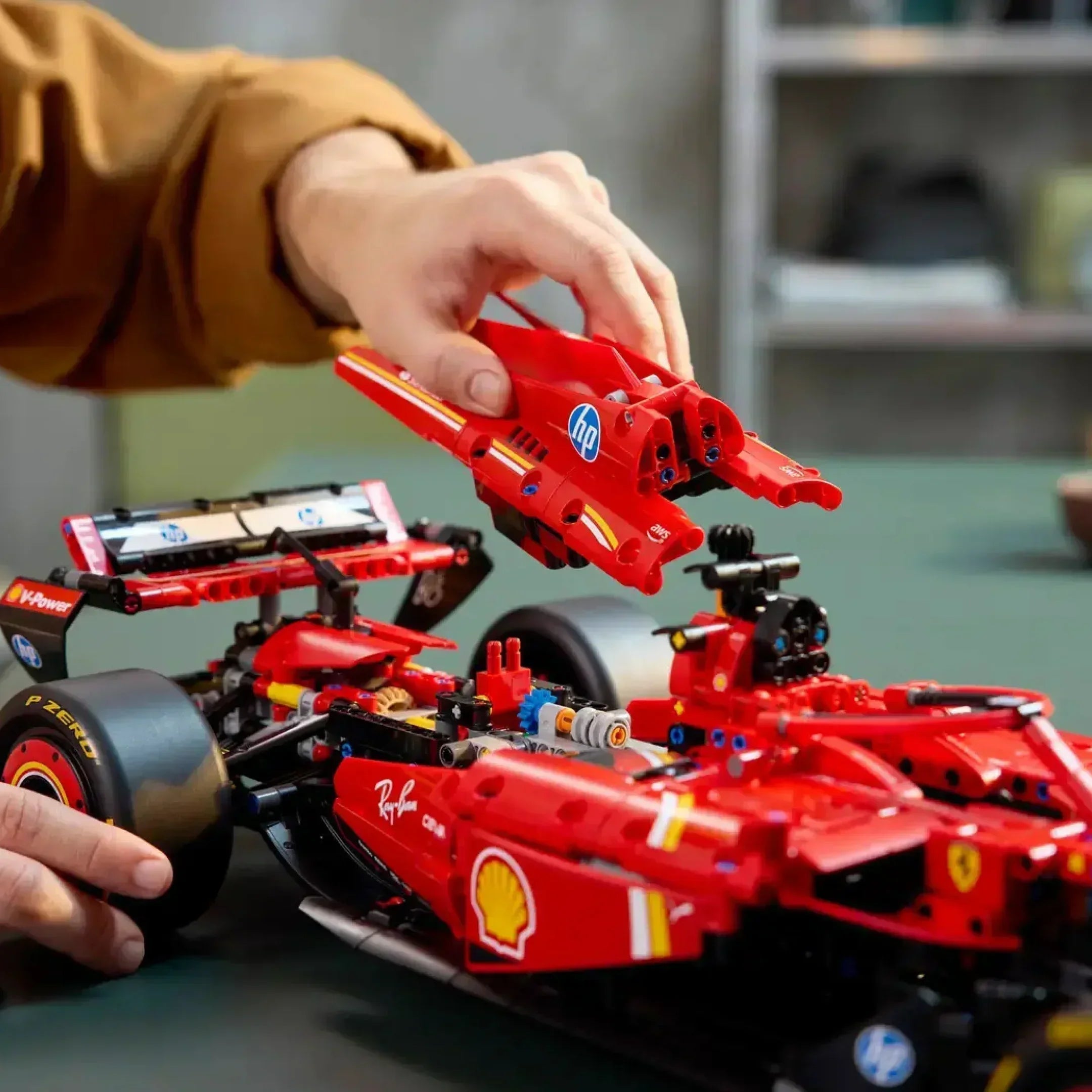 (59% de descuento) Ferrari Fórmula 1 - SF24 con 1361 piezas