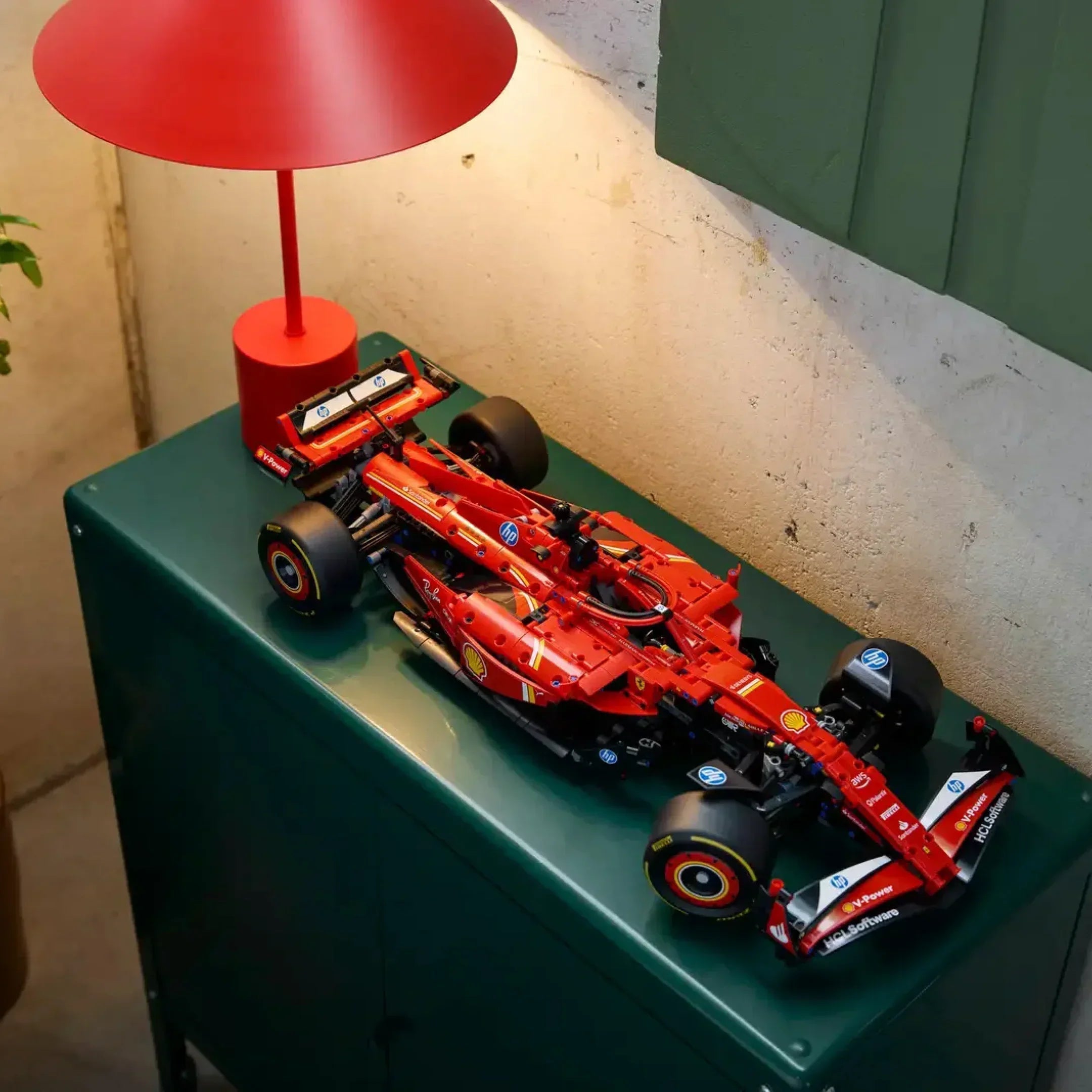 (59% de descuento) Ferrari Fórmula 1 - SF24 con 1361 piezas