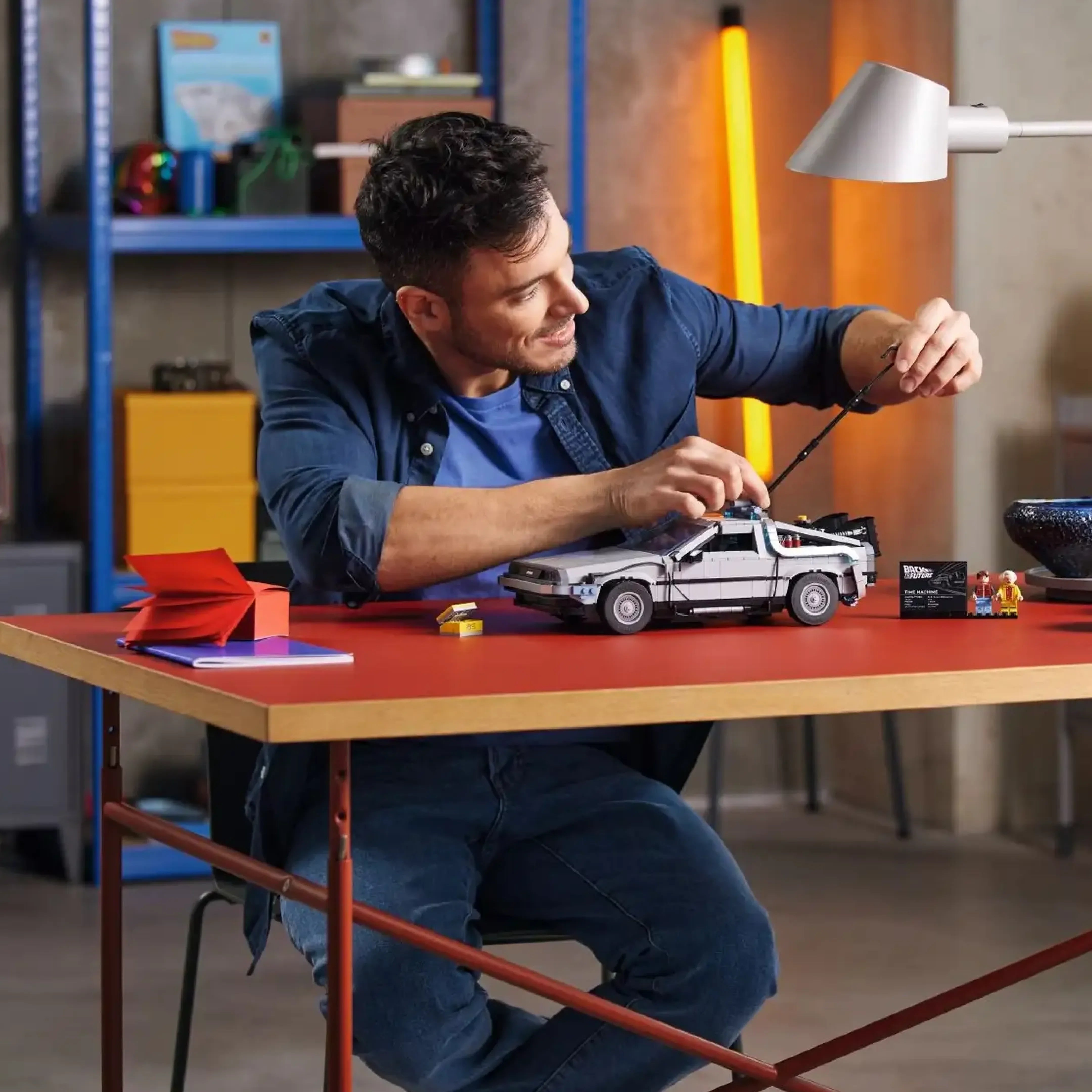 DMC DeLorean "Regreso al futuro" (1872 Piezas de Bloques) - Set de Construcción