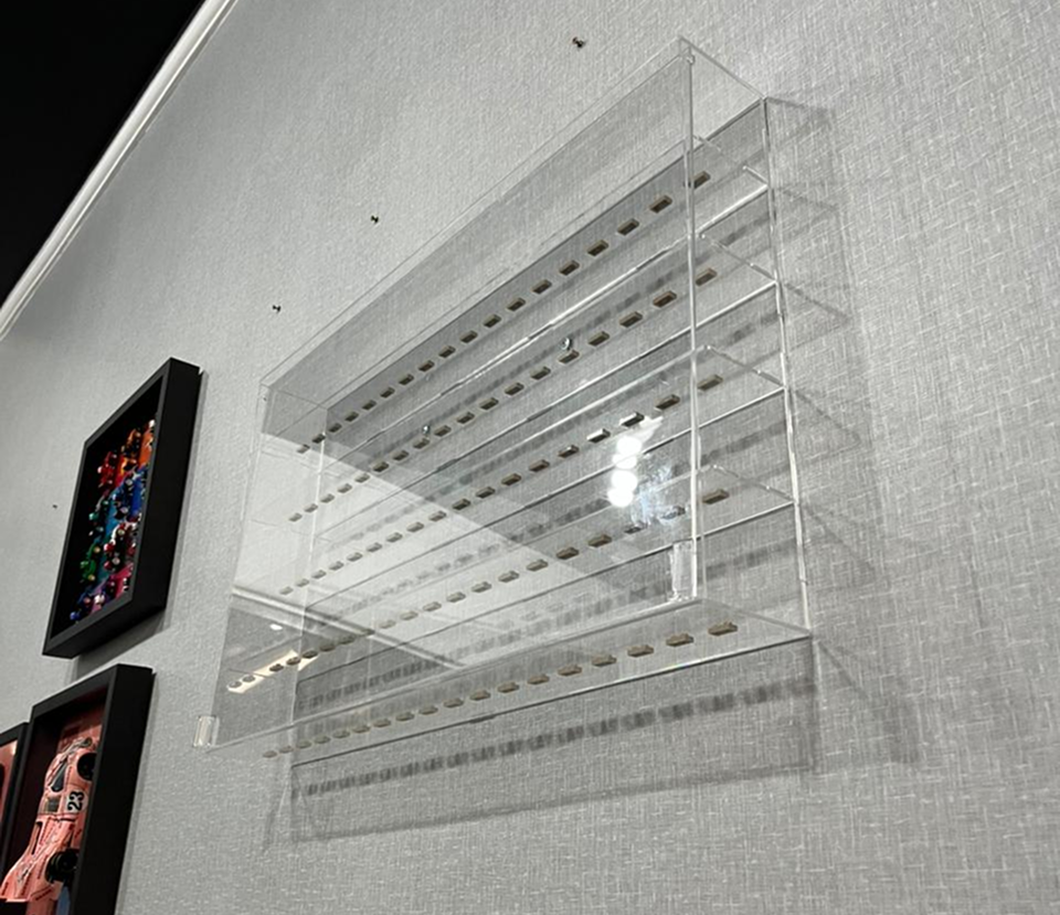 Expositor acrílico para 90 minifiguras