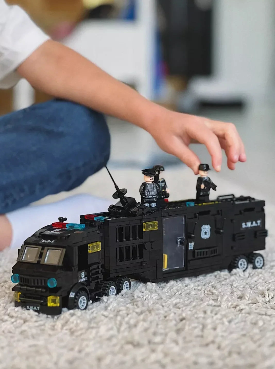 Kit SWAT Completo 3 en 1 – Camión, Helicóptero y Robot Transformable (51 Juguetes)