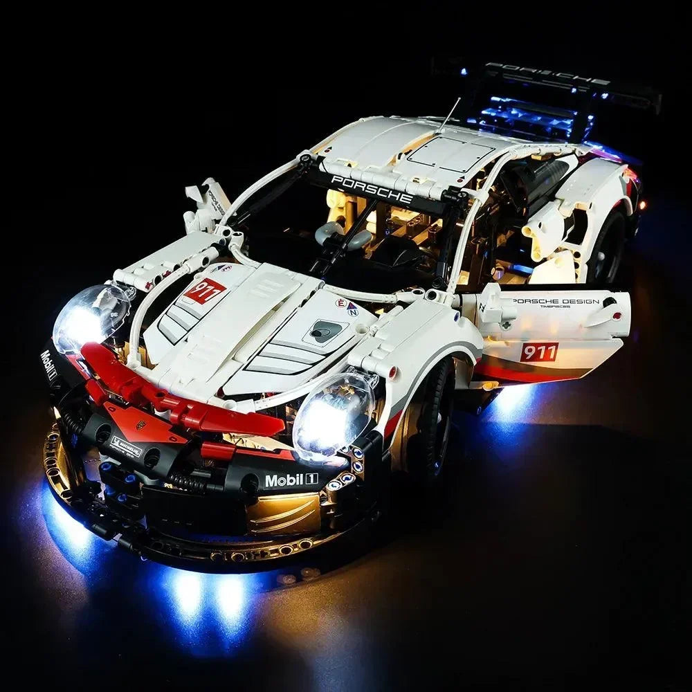 Compra el Porsche 911 RSR y ¡llévate gratis un motor eléctrico o un kit de iluminación!